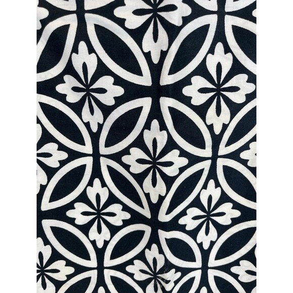 2 Noble Excellence Euro Sham Black & White Geometric. Reversible  26”x26” Square - Picture 2 of 10